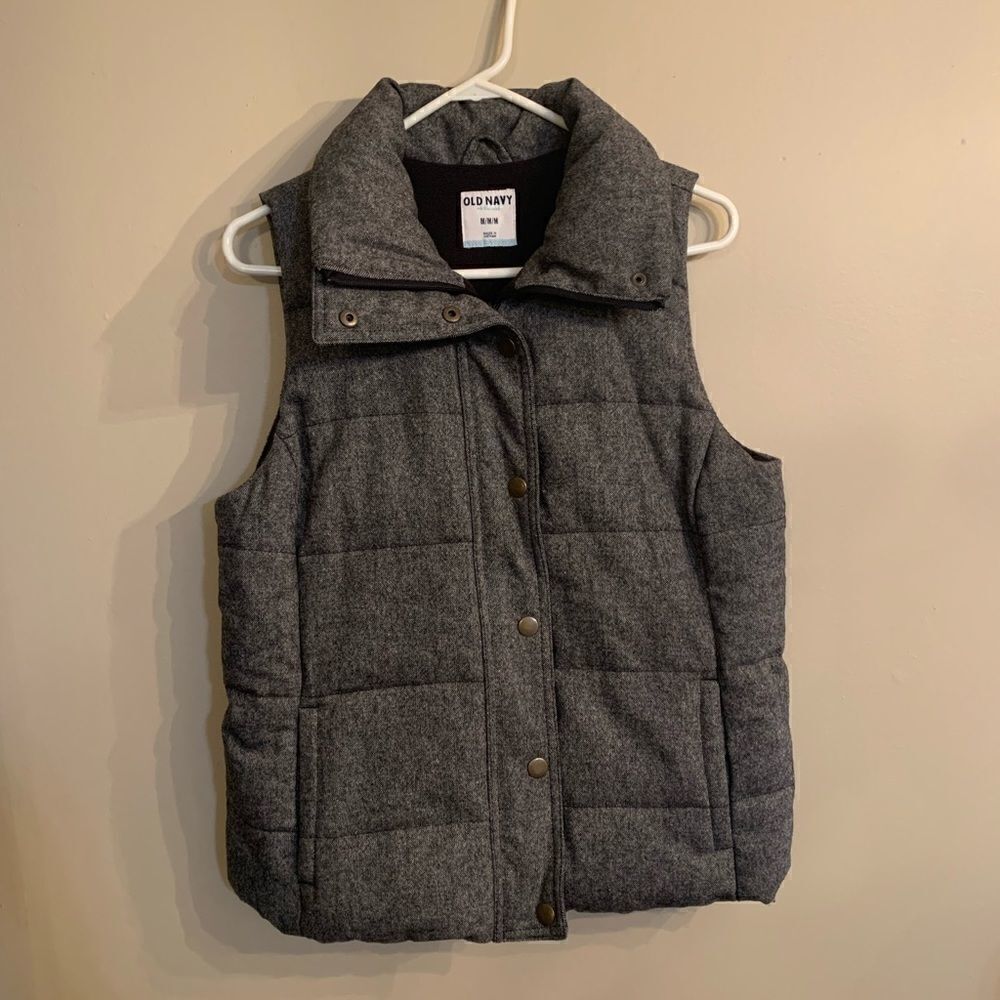 Old Navy ladies vest, like new.   Inv 1474